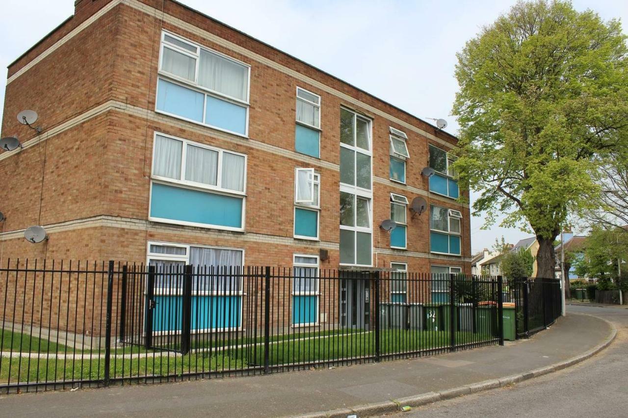 25 Idmiston Road Apartment Лондон Екстериор снимка